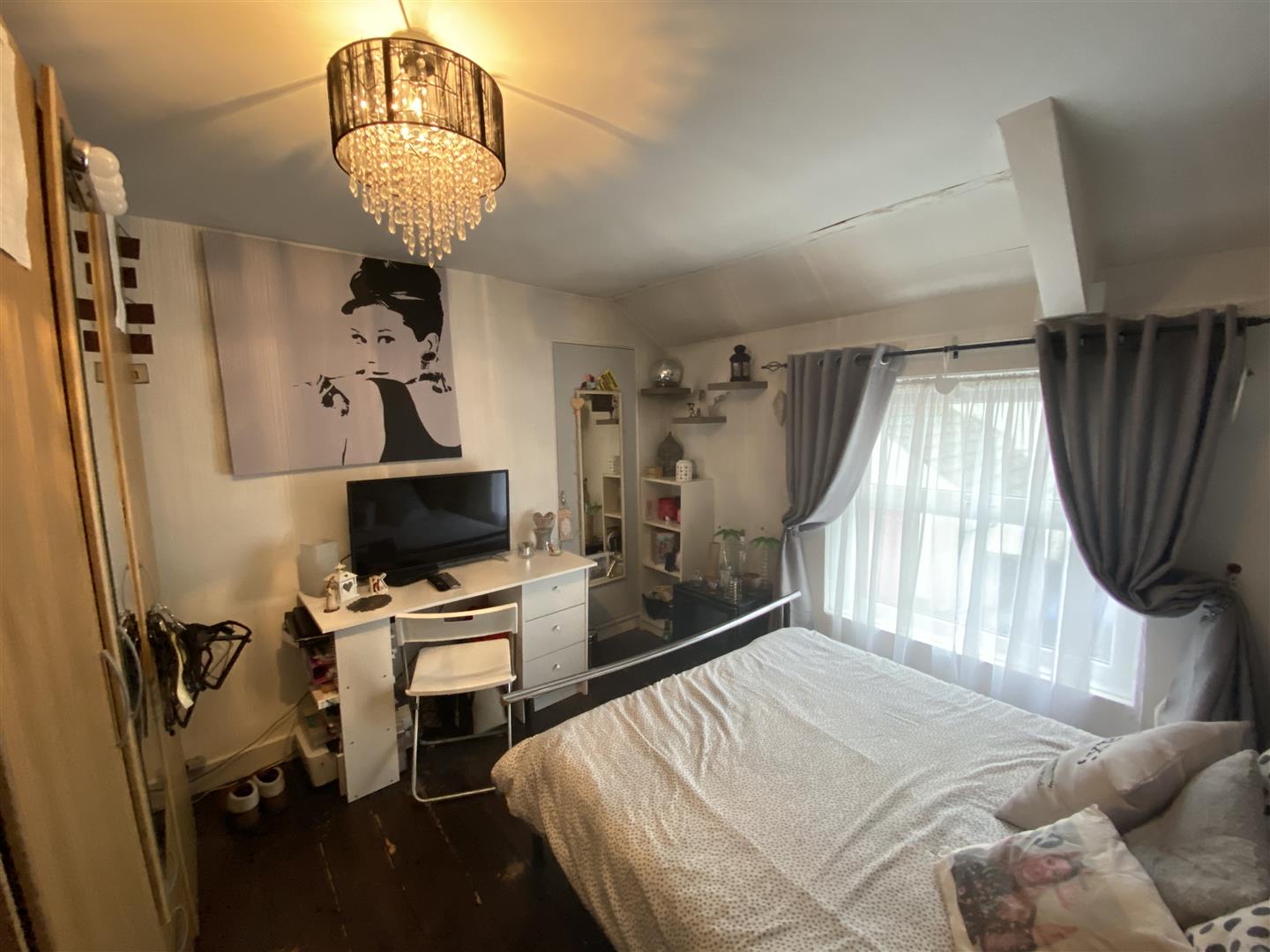 ANOTHER ROOM ASPECT